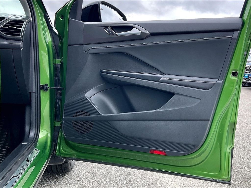 Used 2025 Bright Moss Green Metallic/Deep Black Roof Volkswagen 1.5T SE Black image 11