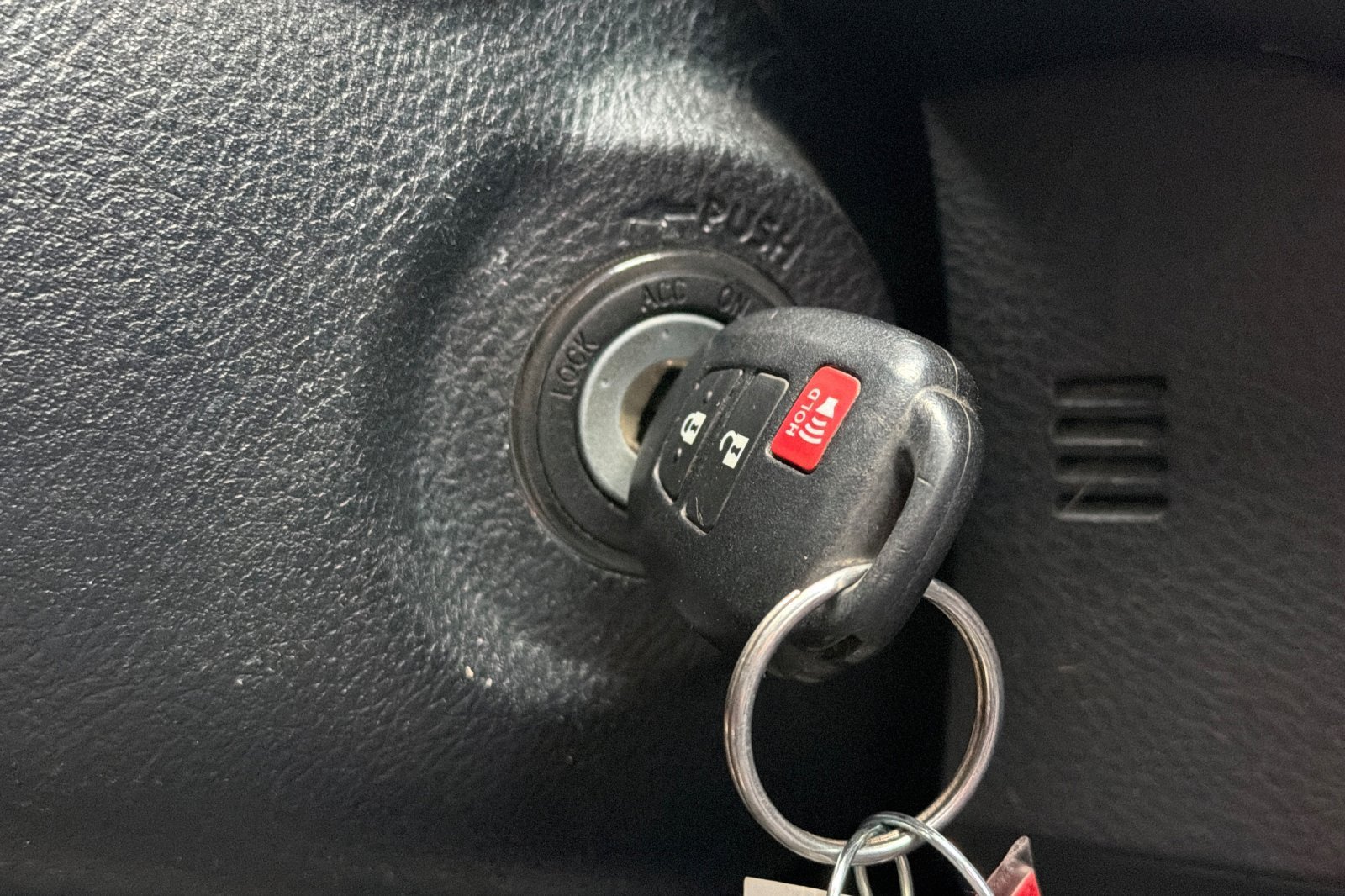 Used 2019 White Toyota SR5 image 27
