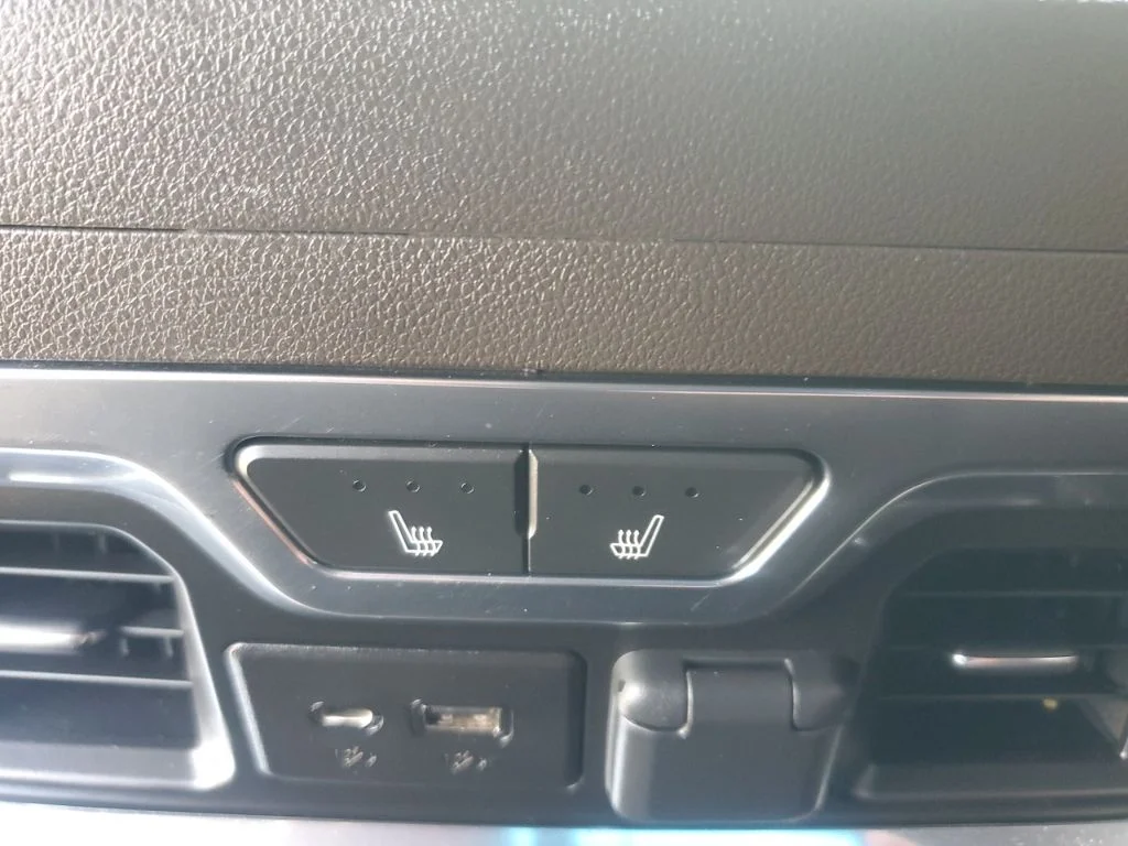 Used 2021 Black GMC Denali image 17