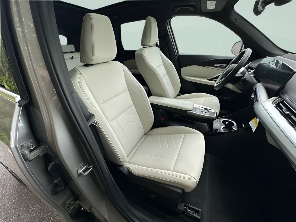 New 2026 Space Silver Metallic BMW xDrive28i image 24