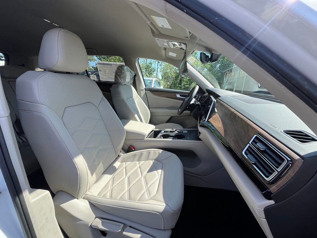 New 2026 White/off-white Volkswagen 2.0T SE image 12