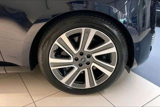 Used 2023 Blue Land Rover SV image 8