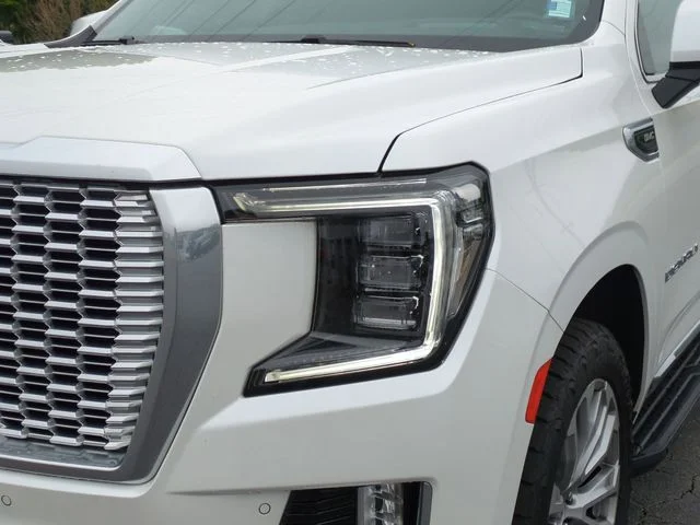 Used 2022 White GMC Denali image 9