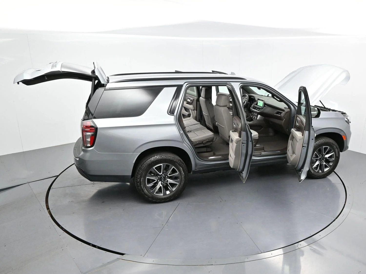 Used 2024 Sterling Gray Metallic Chevrolet Z71 image 46