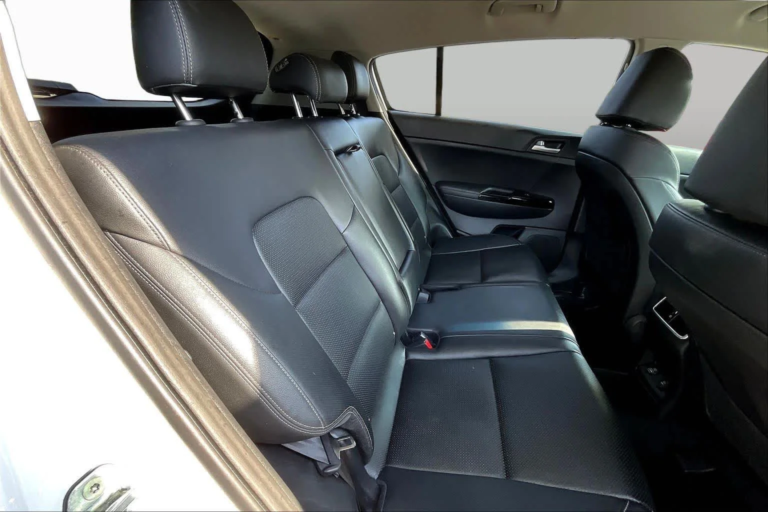 Used 2021 Snow White Pearl Kia EX image 20