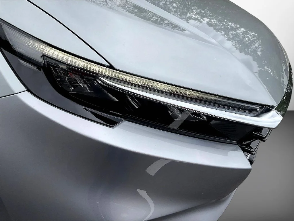New 2027 Solar Silver Metallic Honda EX AWD image 31