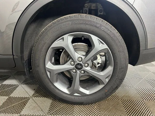 Used 2025 Gray Ford ST-Line image 23