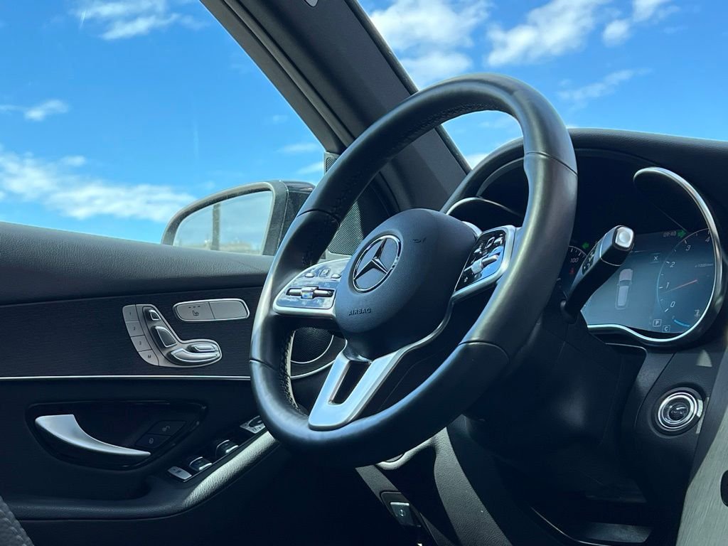 Certified Used 2022  Mercedes-Benz GLC 300 image 18