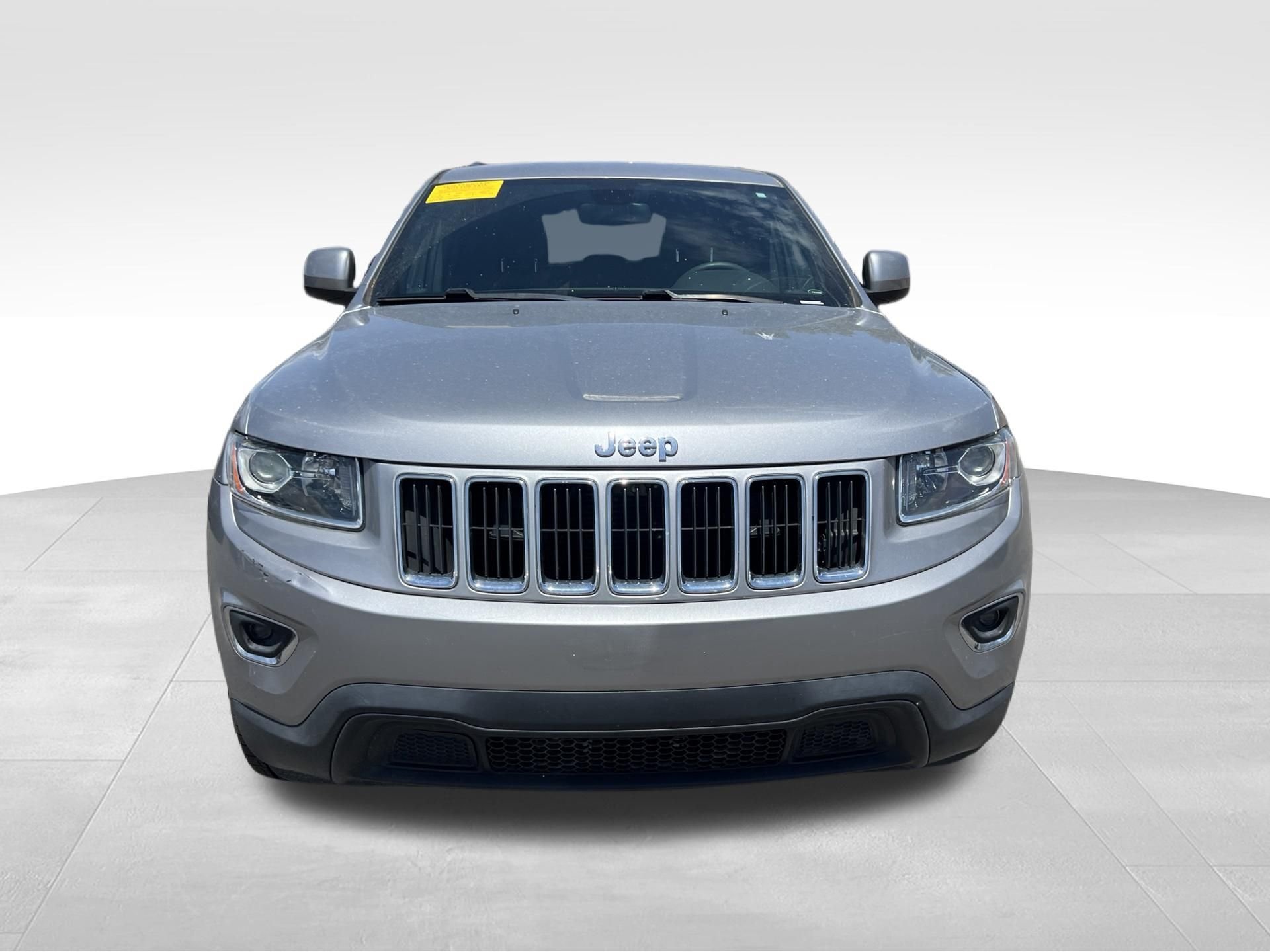 Used 2015 Silver Jeep Laredo image 2
