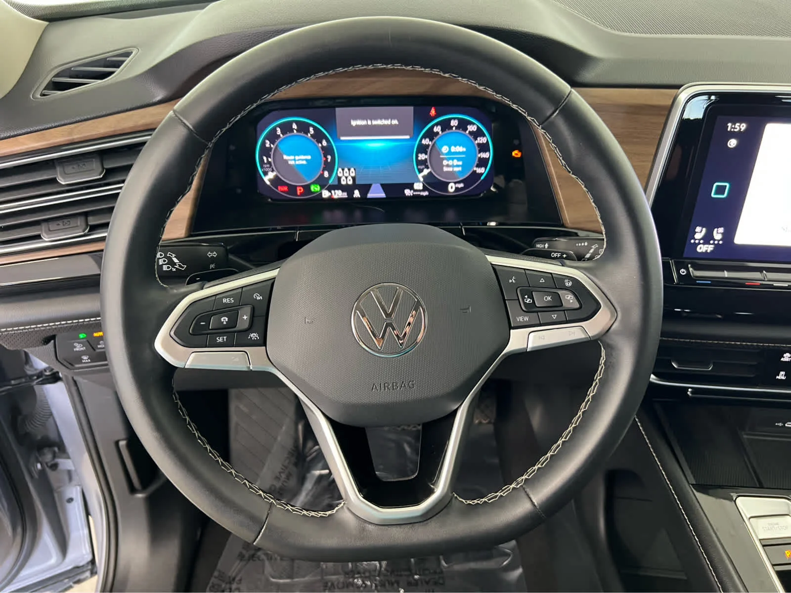 2025 Volkswagen Atlas SEL Premium R-Line - Photo 15