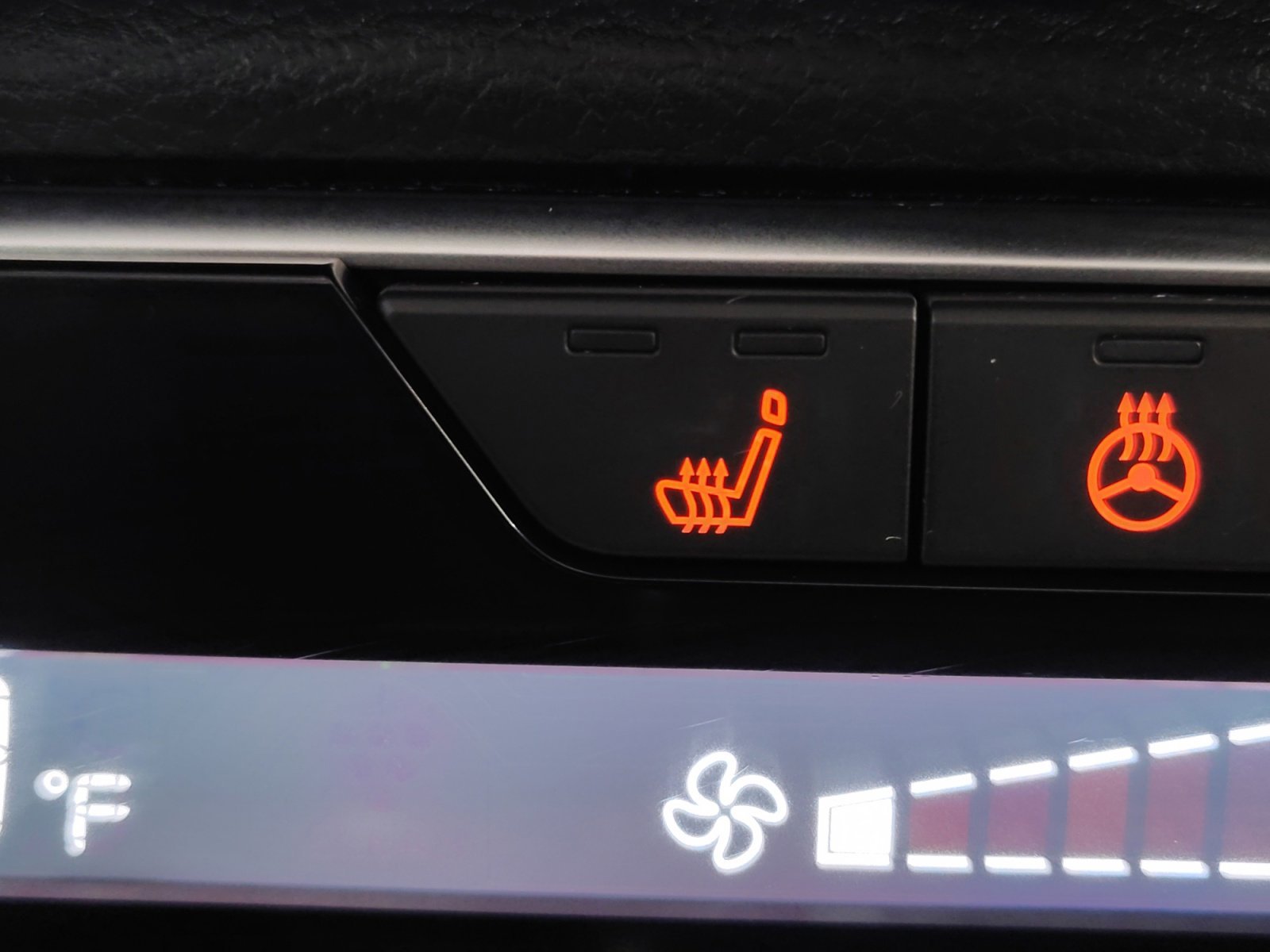 Certified Used 2025 Gun Metallic Nissan SV image 26