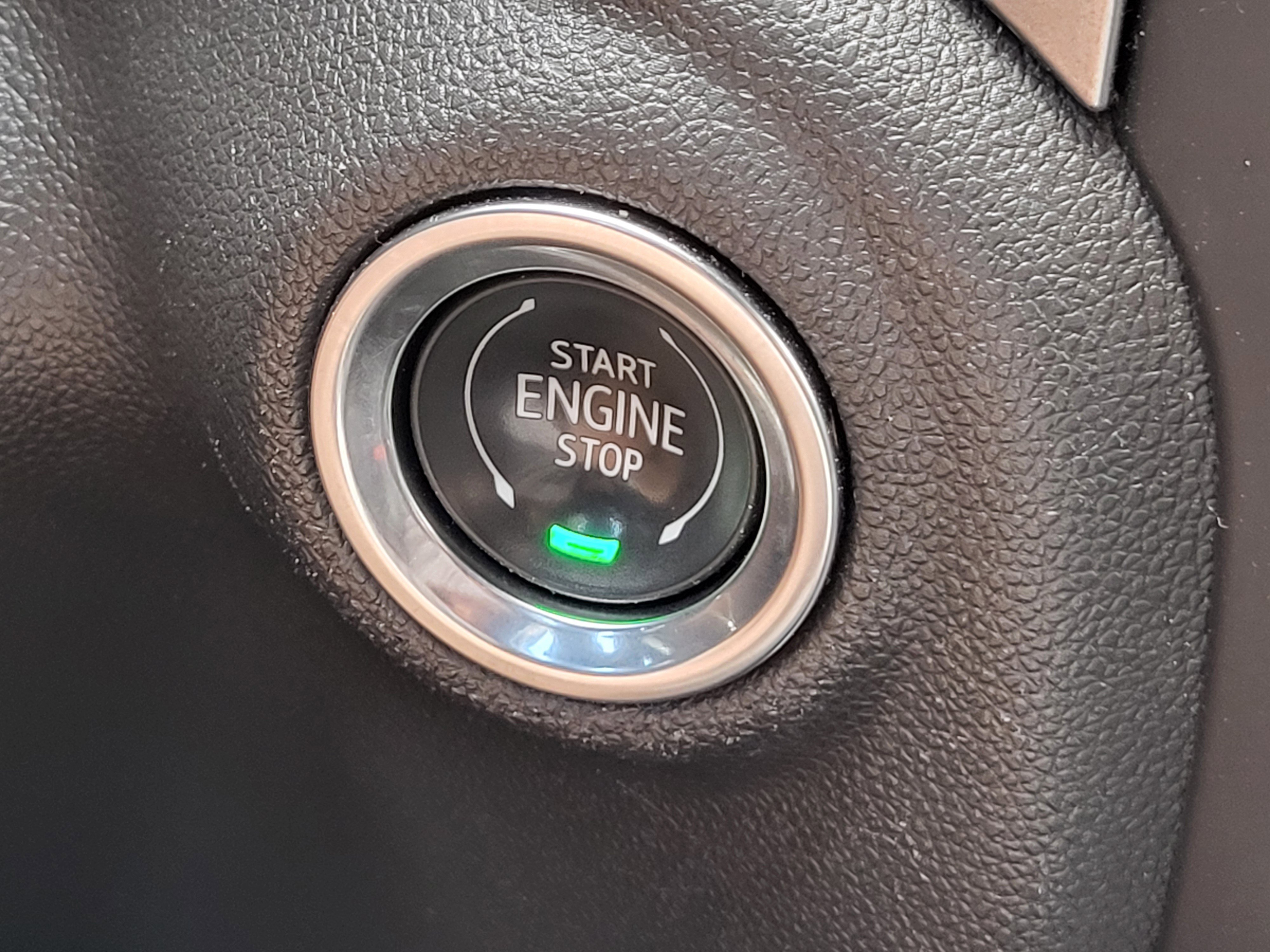 Used 2021 SUMMIT WHITE Chevrolet RST image 17