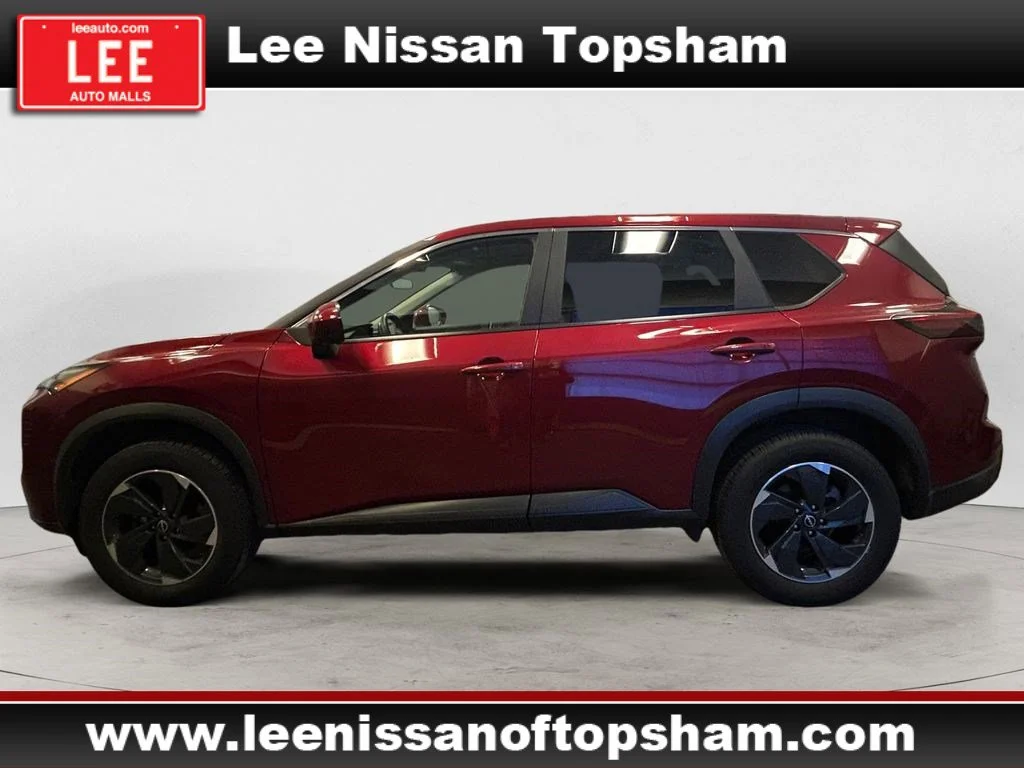 Used 2025 Scarlet Ember Tintcoat Nissan SV image 2