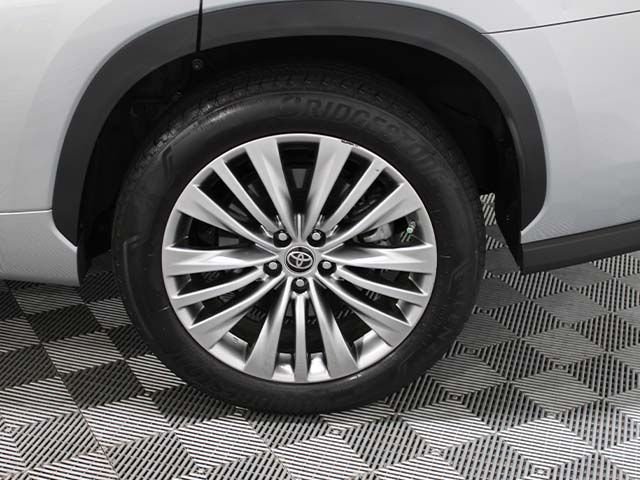 Used 2023 Celestial Silver Metallic Toyota Platinum image 19