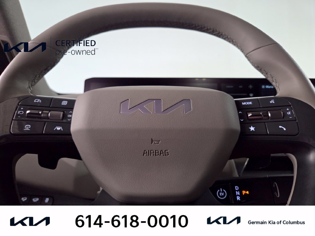 Used 2024 White Kia Land image 22