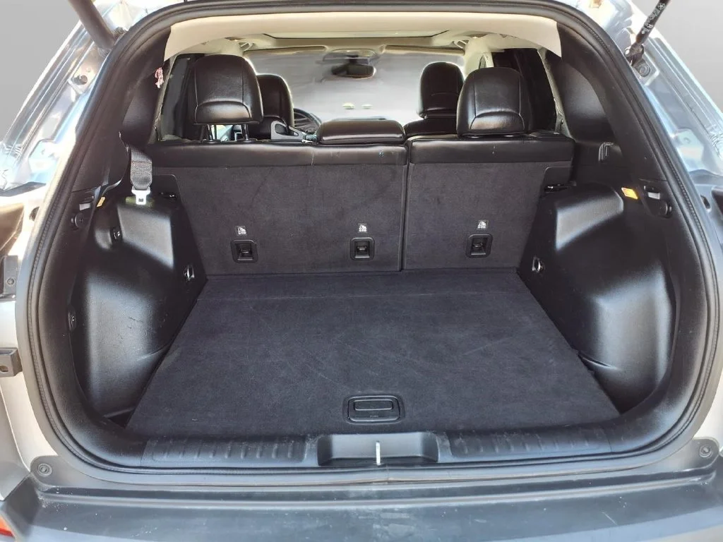 Used 2019 Silver Jeep Trailhawk image 26