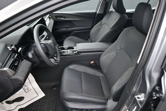 Used 2026  Toyota XLE image 22
