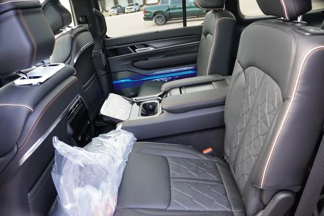 New 2026 Baltic Gray Metallic Clearcoat Jeep Summit Reserve image 11