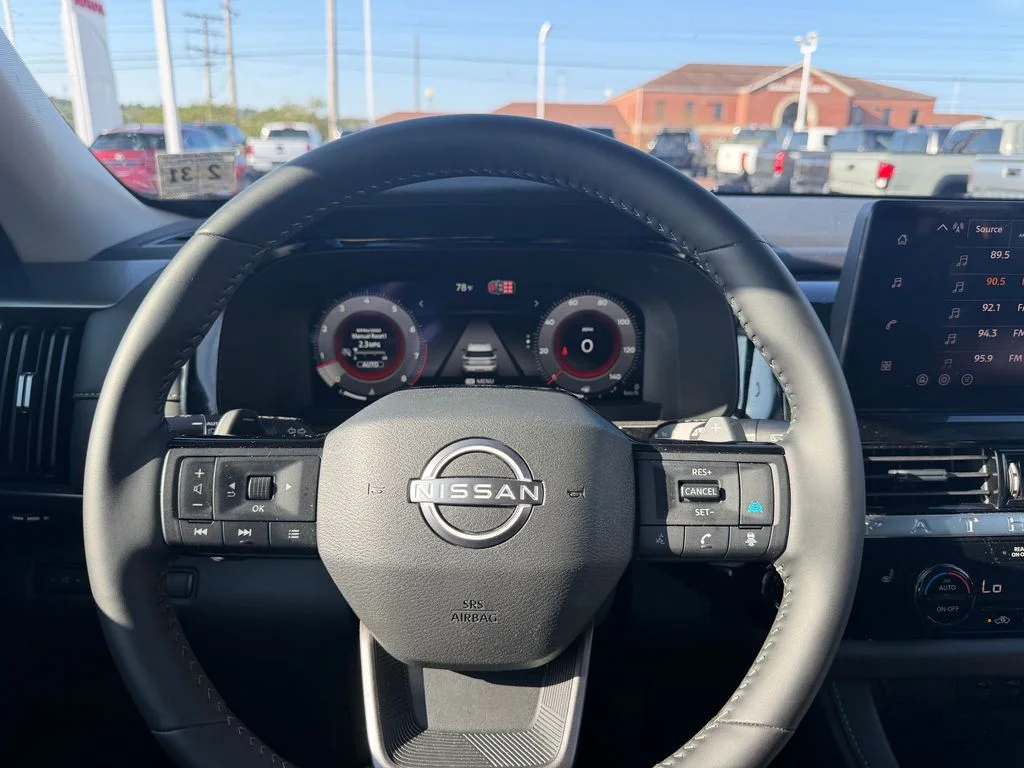Used 2026 Black Nissan SL image 3