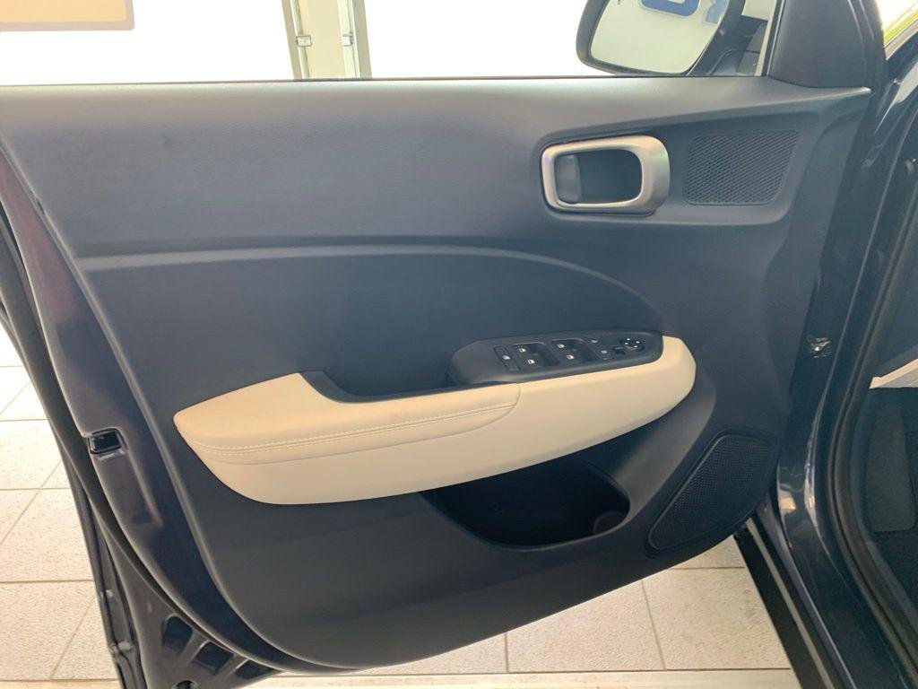 New 2026 White Hyundai SEL w/Two-Tone Roof image 4