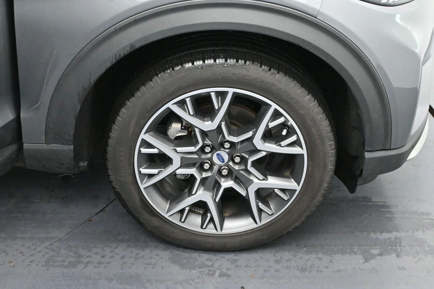 Used 2025 Carbonized Gray Ford Platinum image 36