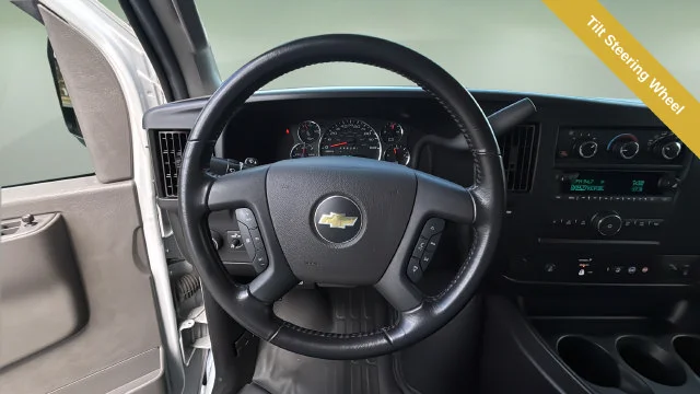 Used 2022 Summit White Chevrolet WT image 13