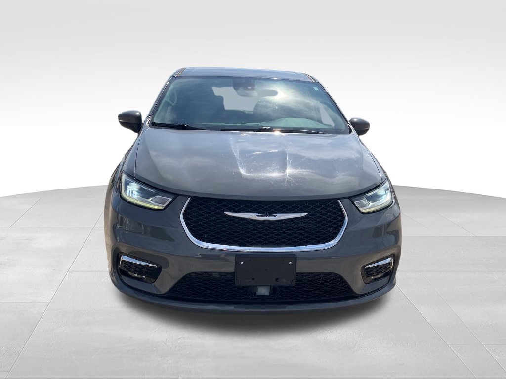 Used 2023 White Chrysler Touring L image 8