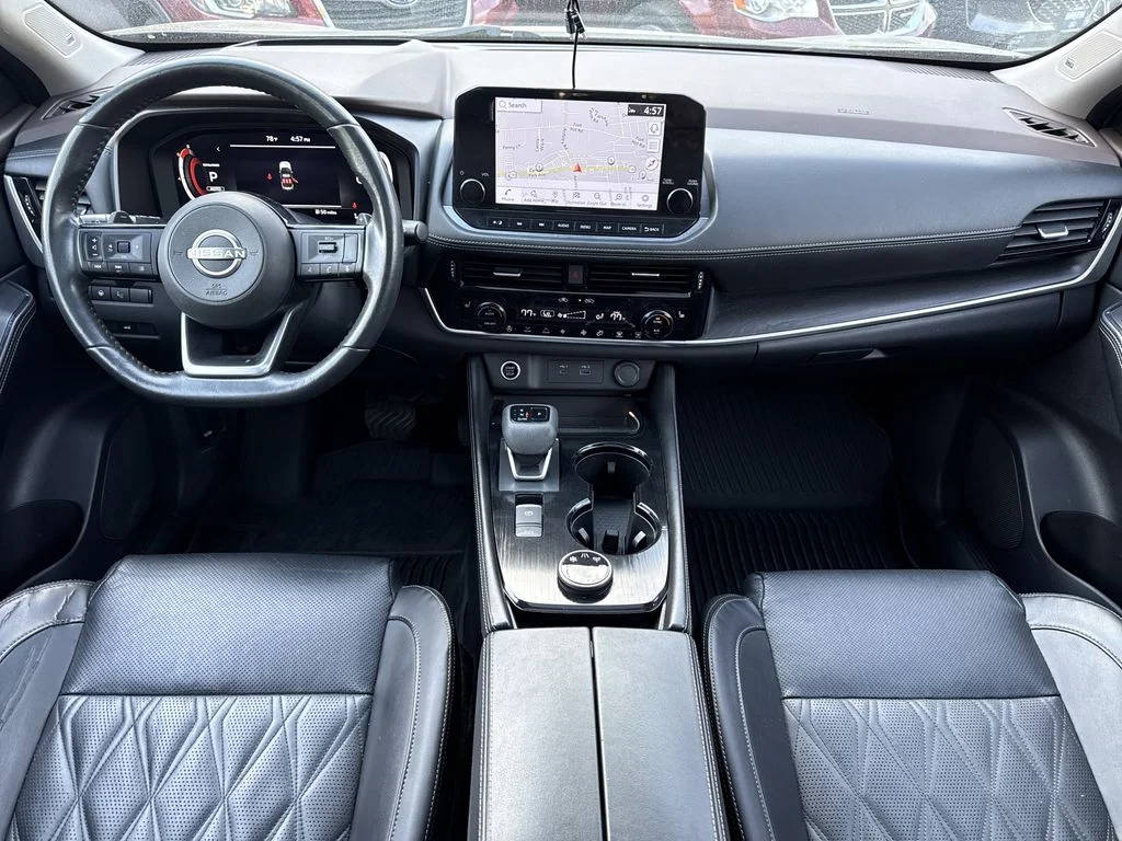 Used 2023 Black Nissan Platinum image 9