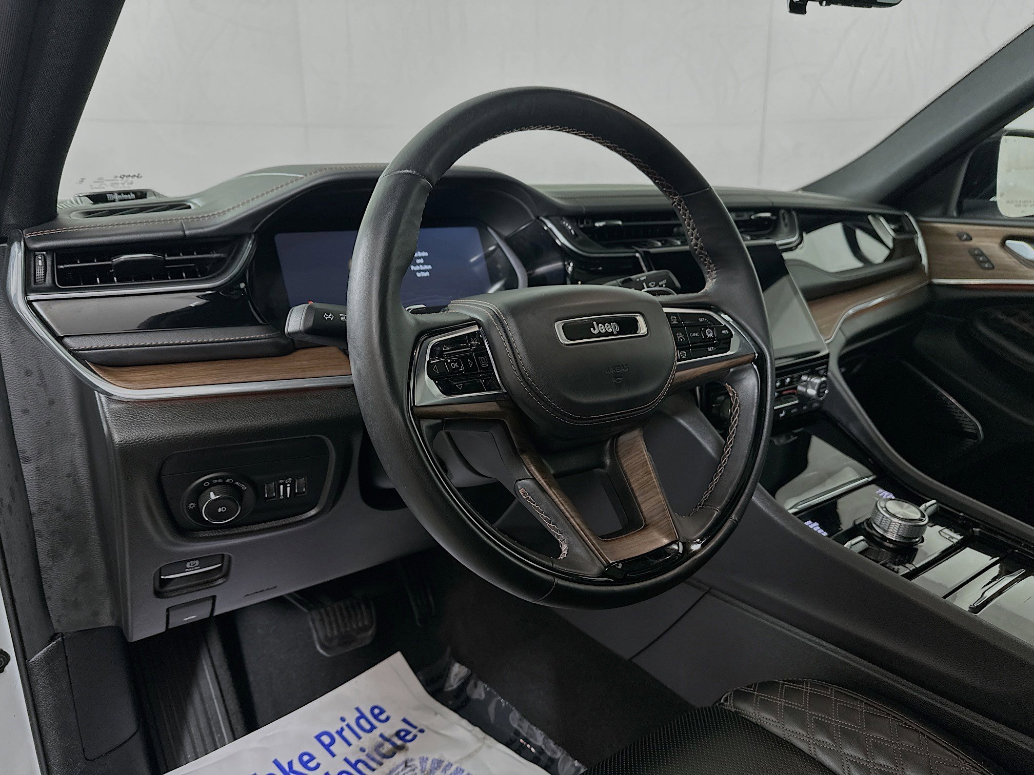 Used 2024 Bright White Clearcoat Jeep Summit image 9