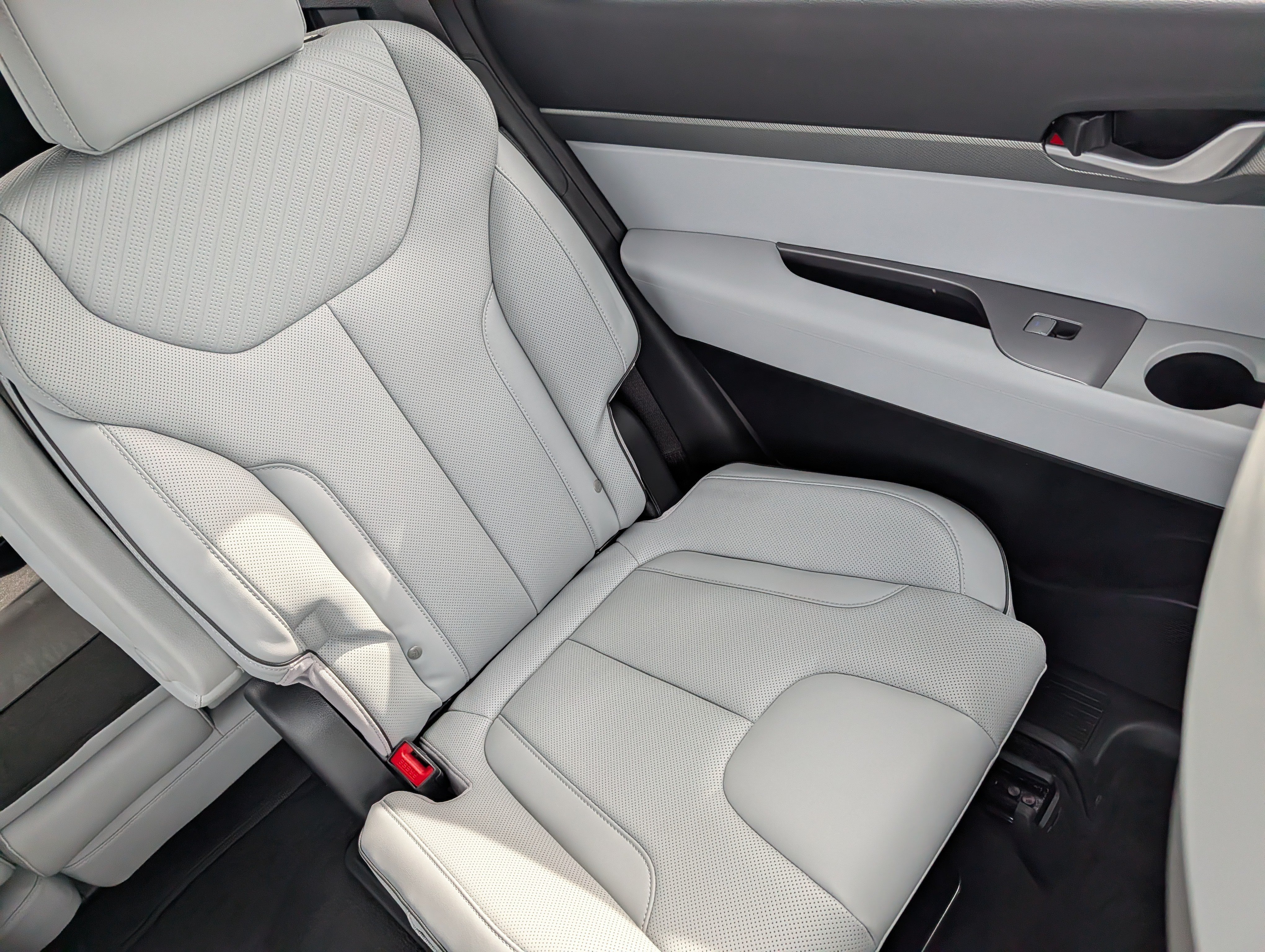 Certified Used 2025 Typhoon Silver Hyundai SEL image 14
