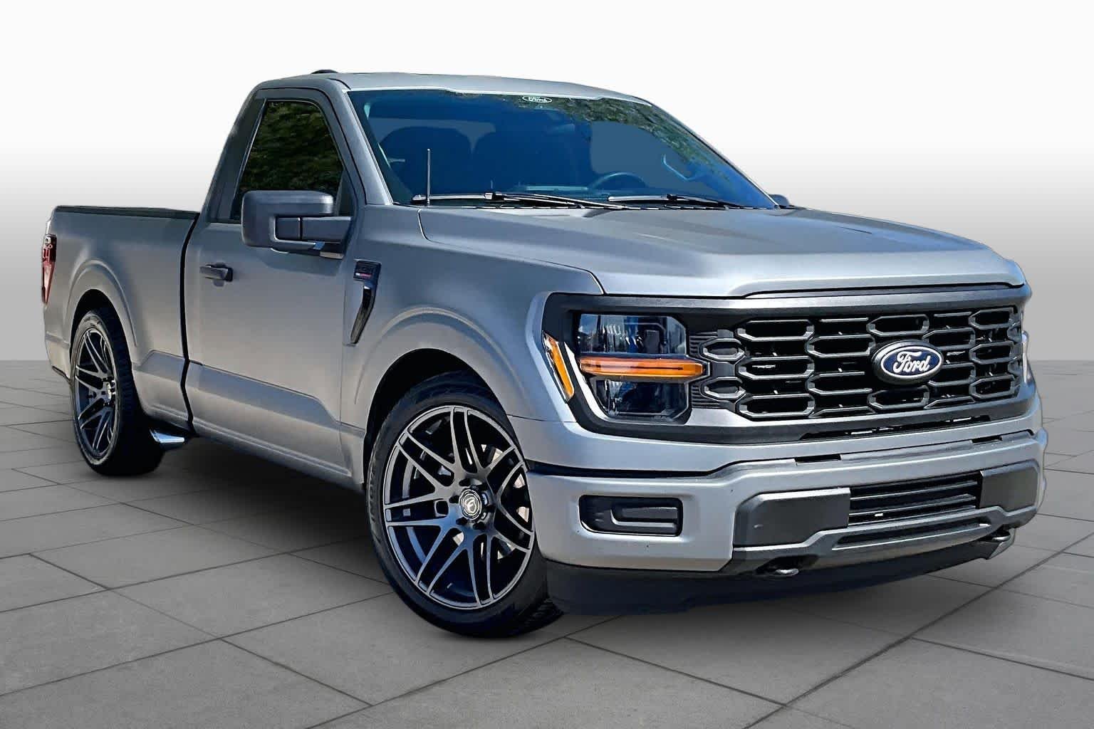 Used 2025 Blue Ford XL image 3