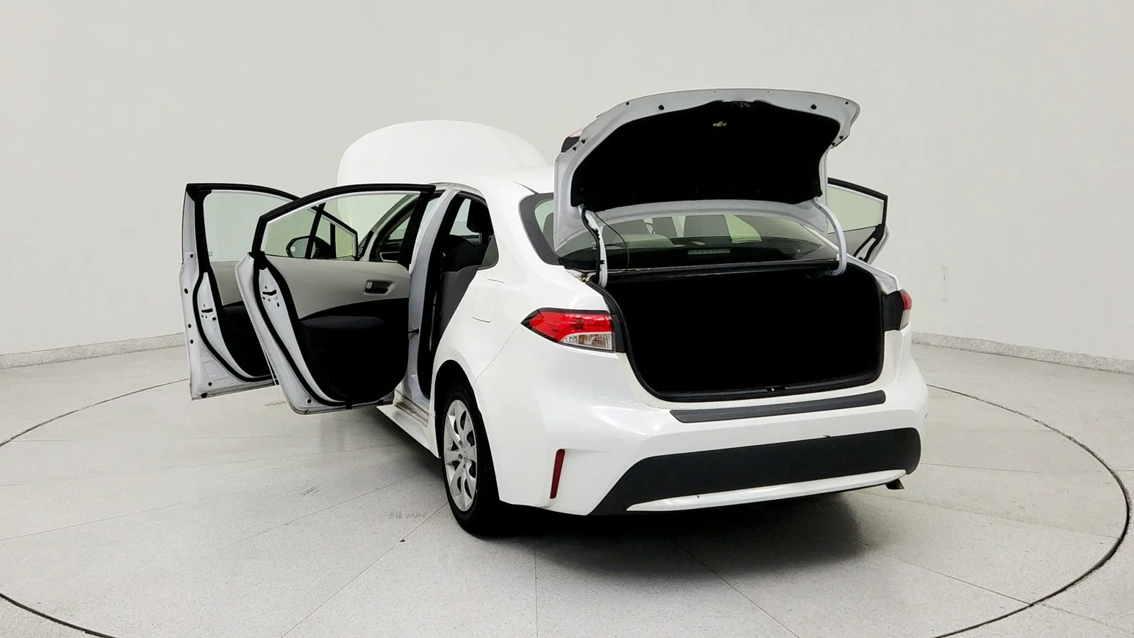 Used 2022 White Toyota LE image 13