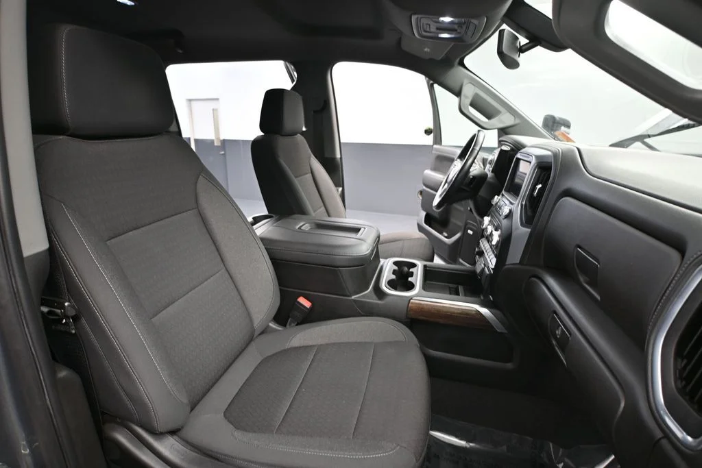 Used 2021 Silver GMC Elevation image 51