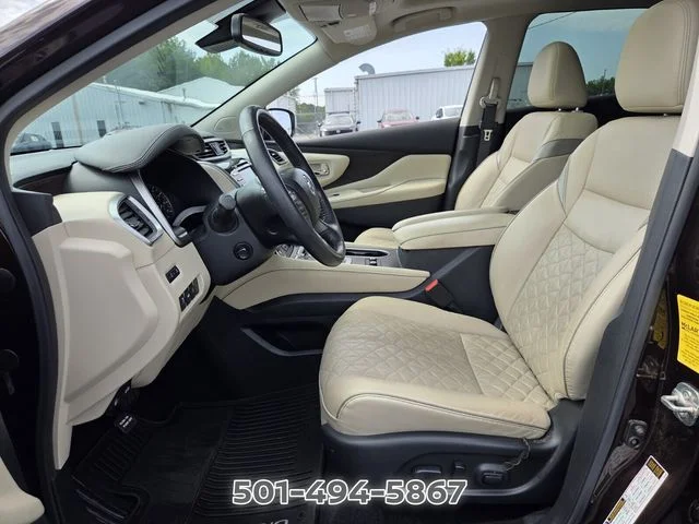 Used 2020 Brown Nissan Platinum image 9