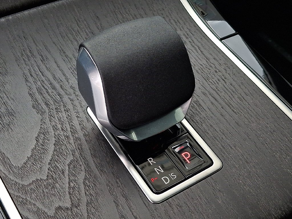 Used 2026 Fuji White Land Rover S image 13