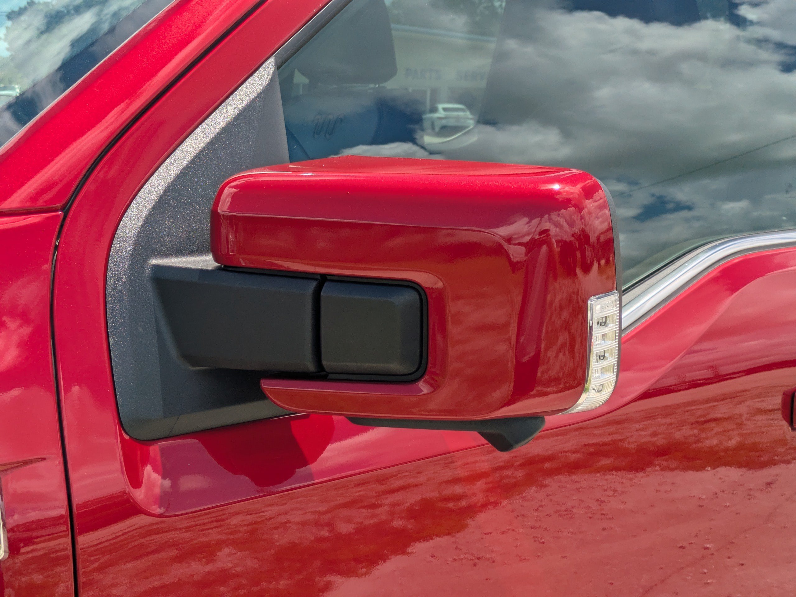 Used 2025  Ford King Ranch image 12
