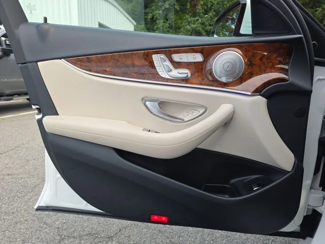 Used 2019  Mercedes-Benz E 300 image 28
