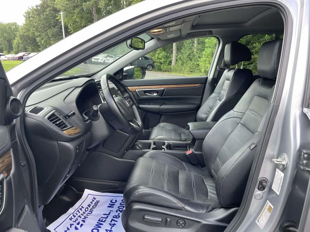 Used 2018 Silver Honda EX-L image 16