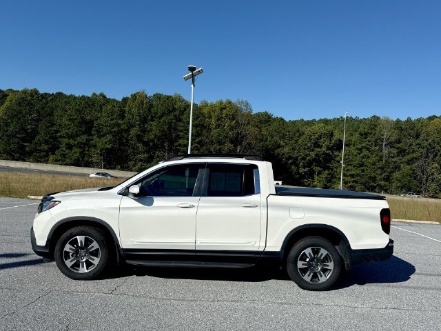 Used 2019 White Honda RTL-T image 2