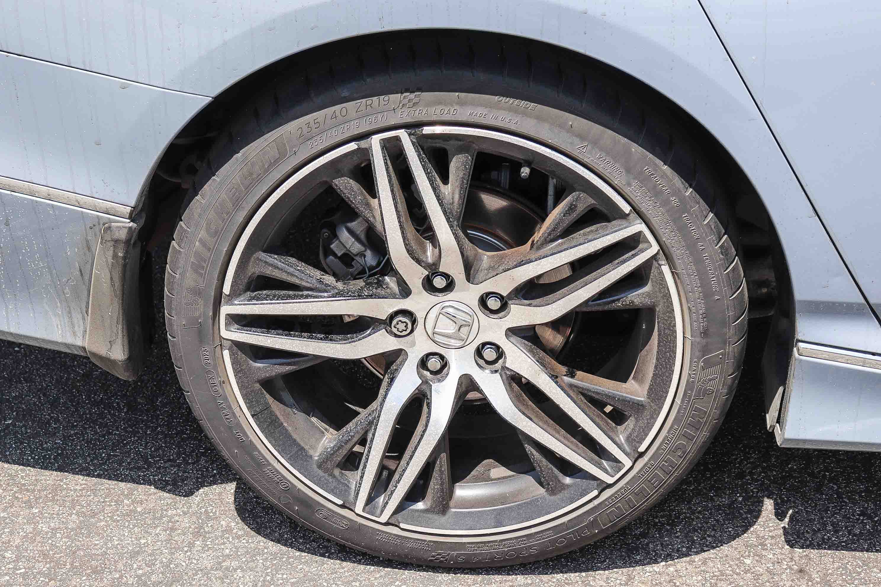 Certified Used 2021 Sonic Gray Pearl Honda Touring image 8