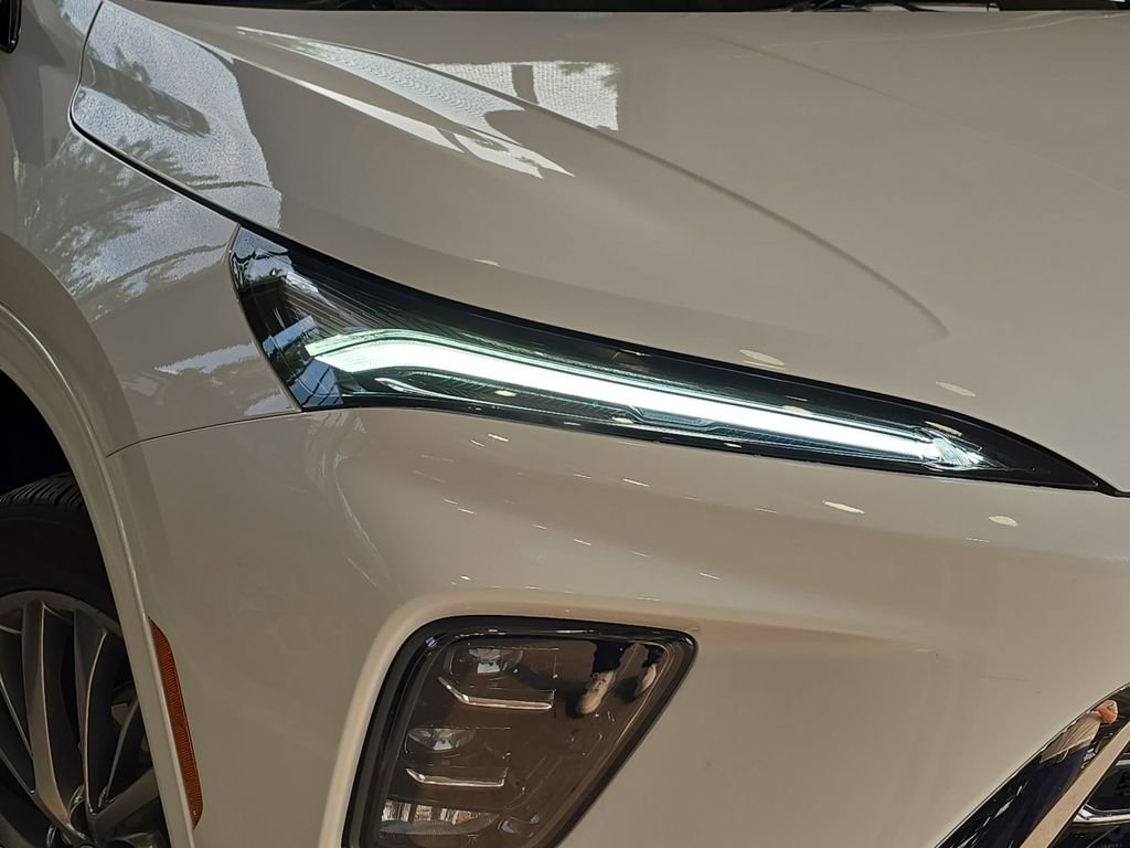Used 2025 White Buick Avenir image 33