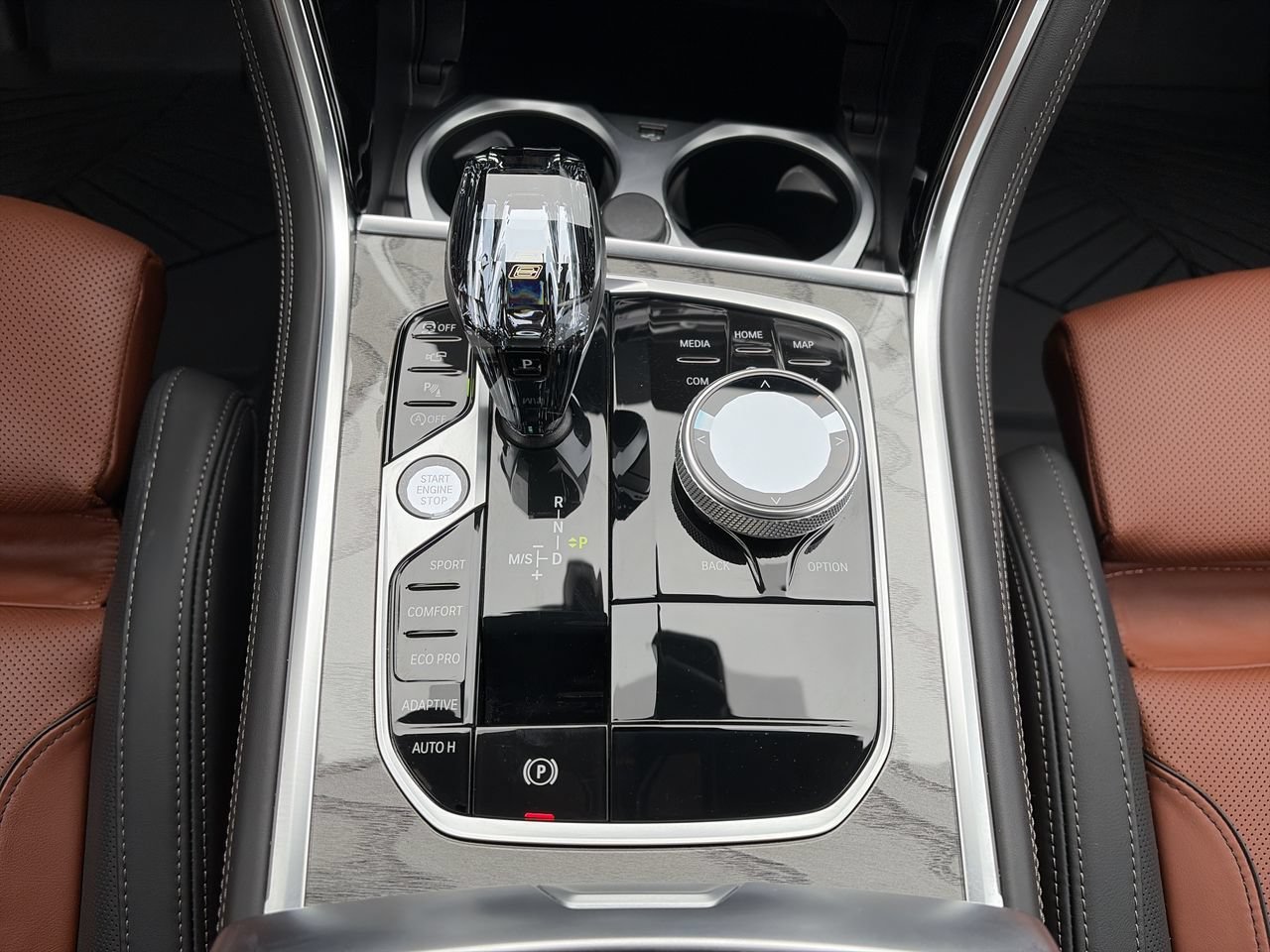 2026 BMW 8 Series 840i - Photo 28