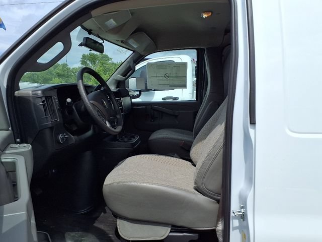 2025 Chevrolet Express Cargo Work Van - Photo 9