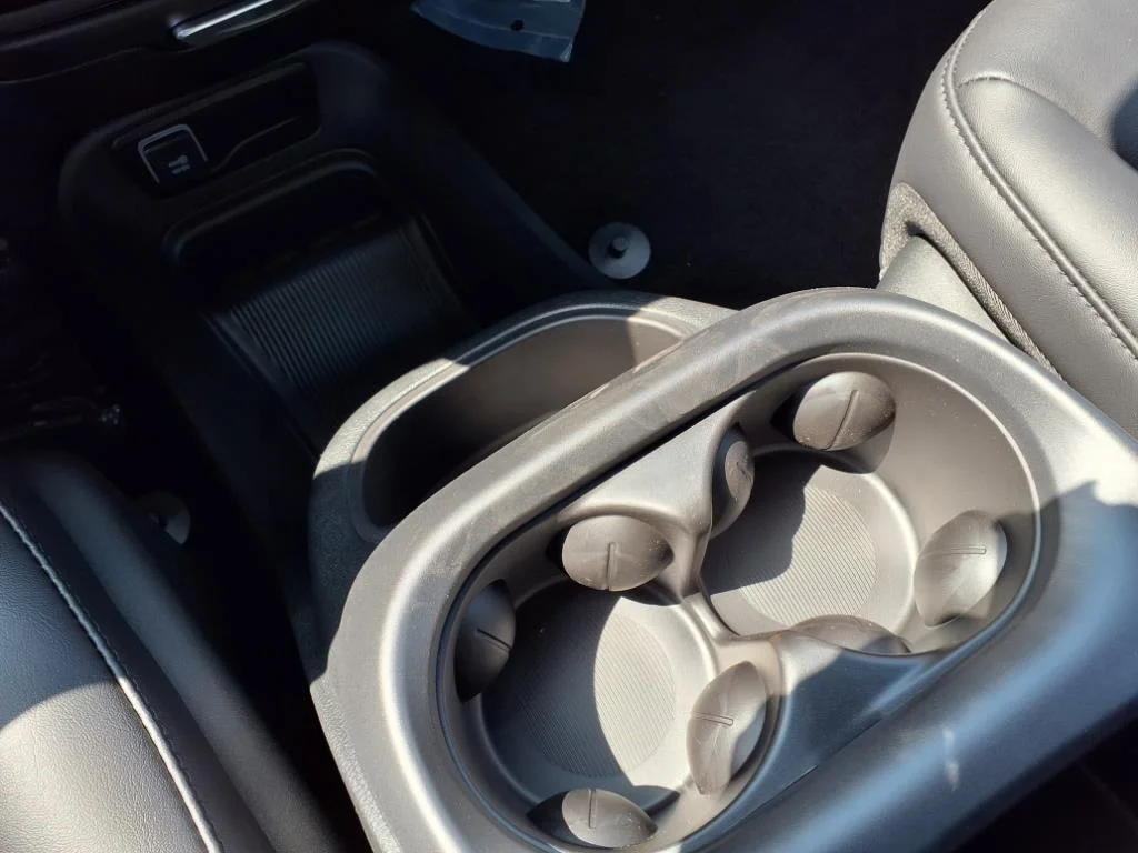 2026 Chrysler Pacifica Select - Photo 17