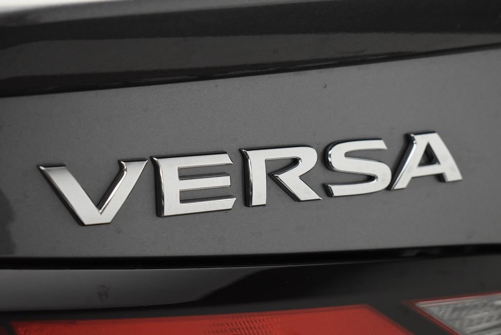 2025 Nissan Versa Sedan SR - Photo 9