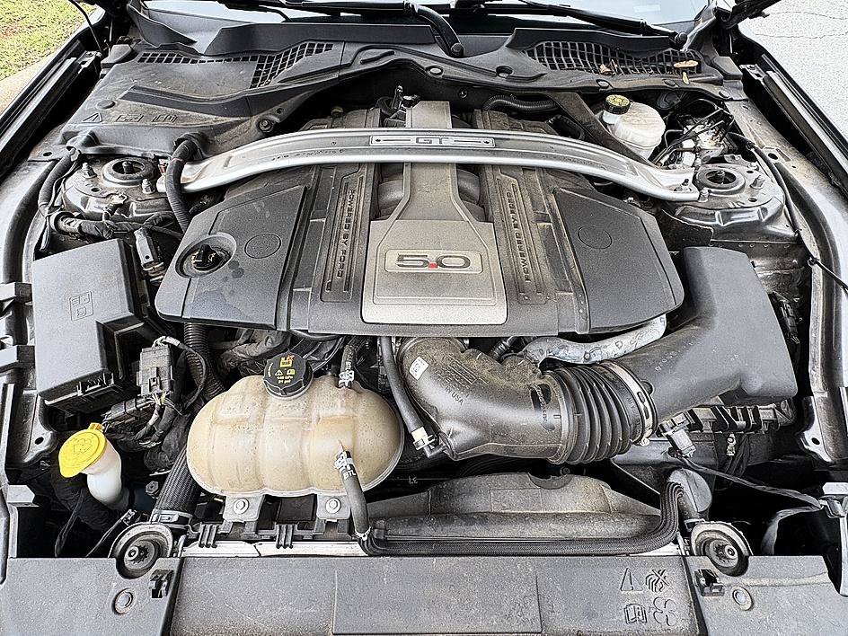 Used 2019 Magnetic Ford GT Premium image 21