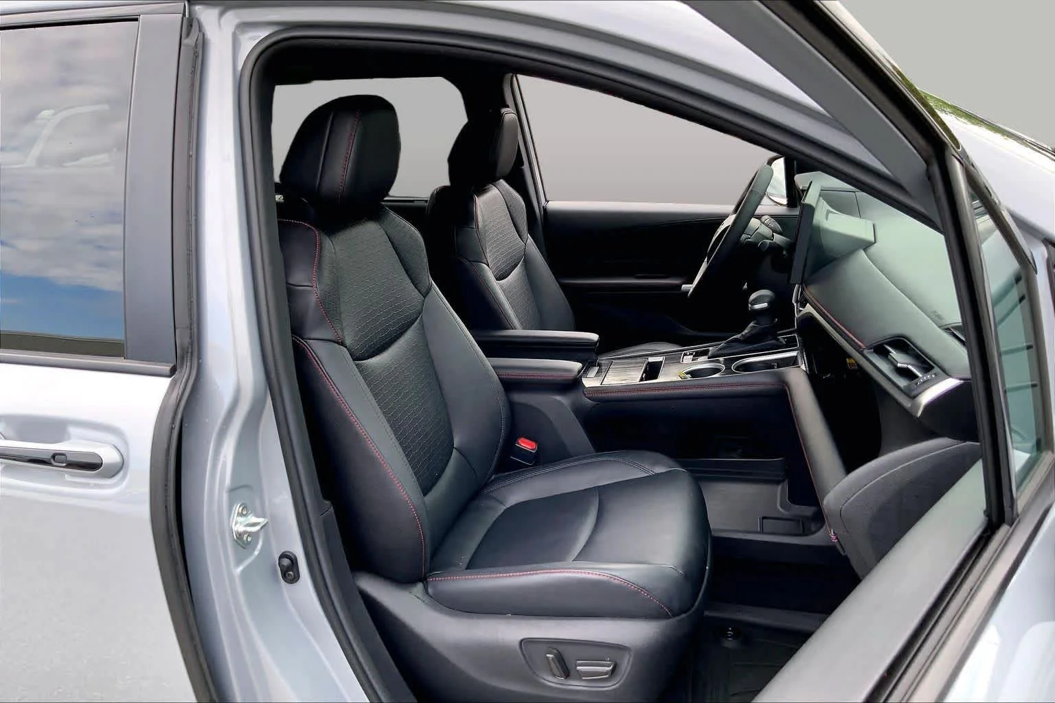 Used 2025 Cement Toyota XSE image 8