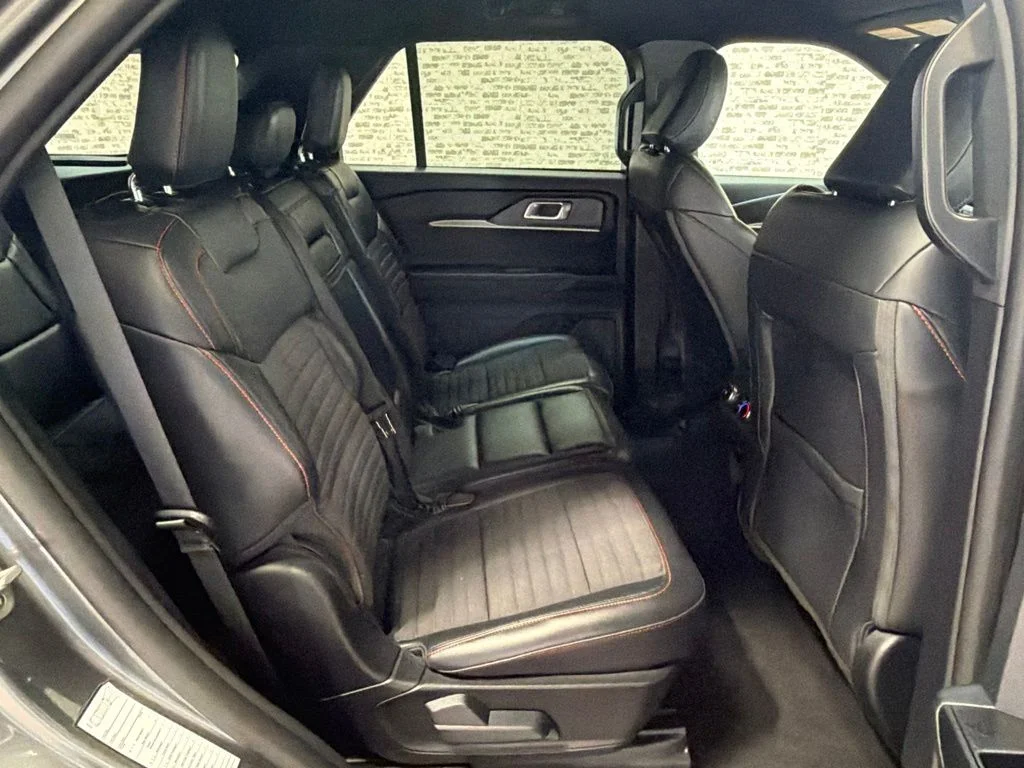 Used 2025 Carbonized Gray Metallic Ford ST-Line image 12