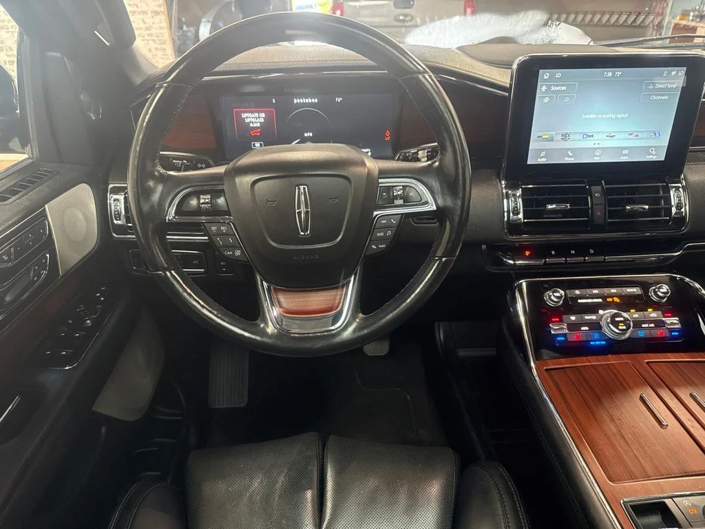 Used 2021 Infinite Black Lincoln Reserve image 17