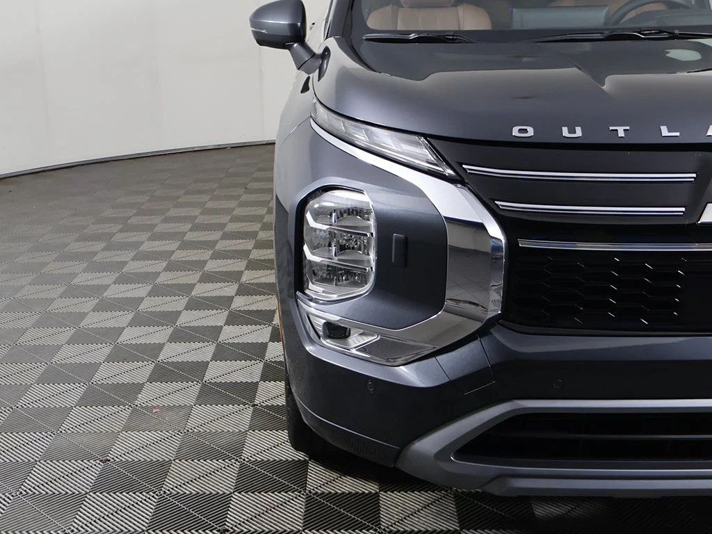 2025 Mitsubishi Outlander SEL - Photo 18